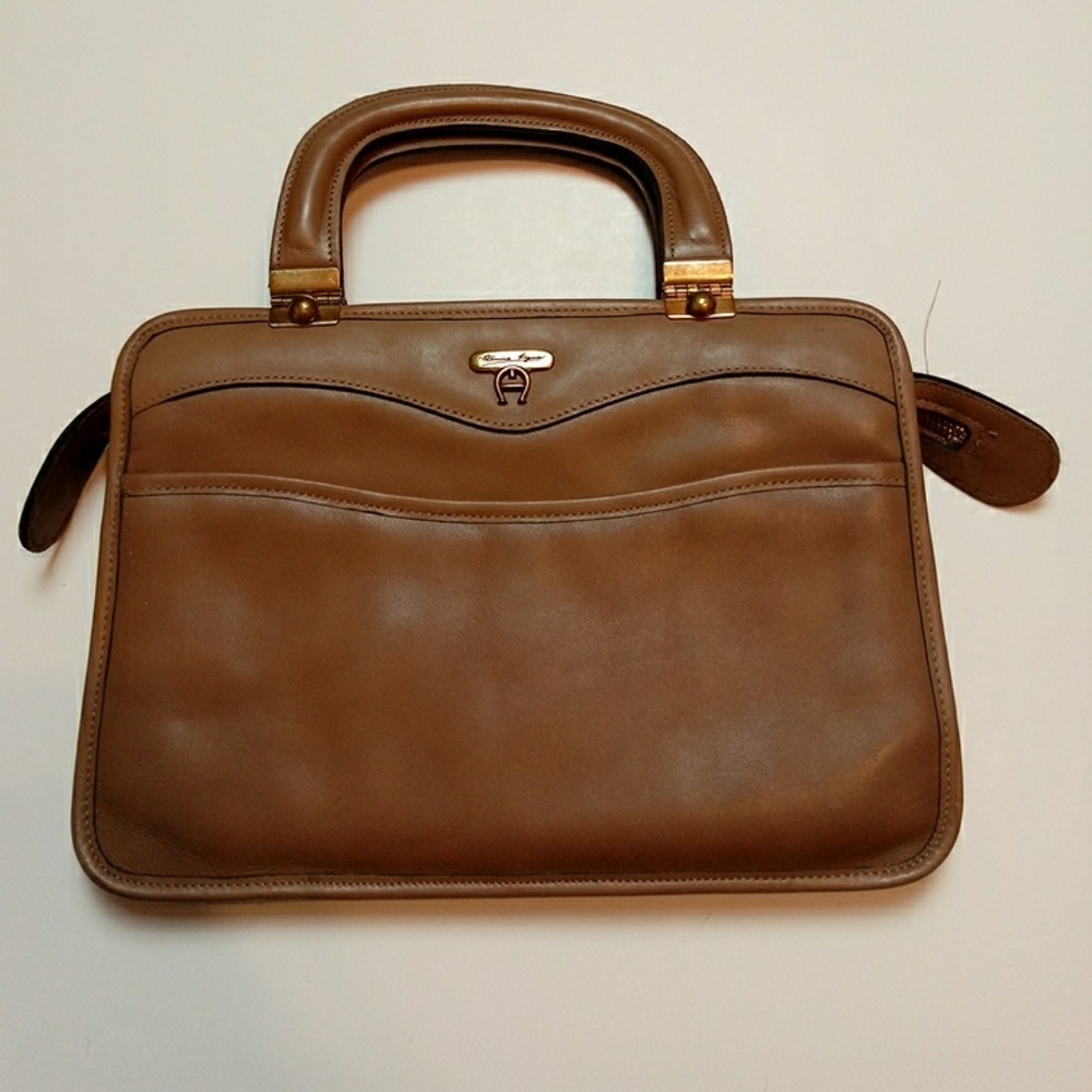 Vintage Etinne Aigner taupe slim handbag purse